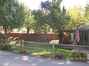 Camp James Hotel Kernville Esterno foto